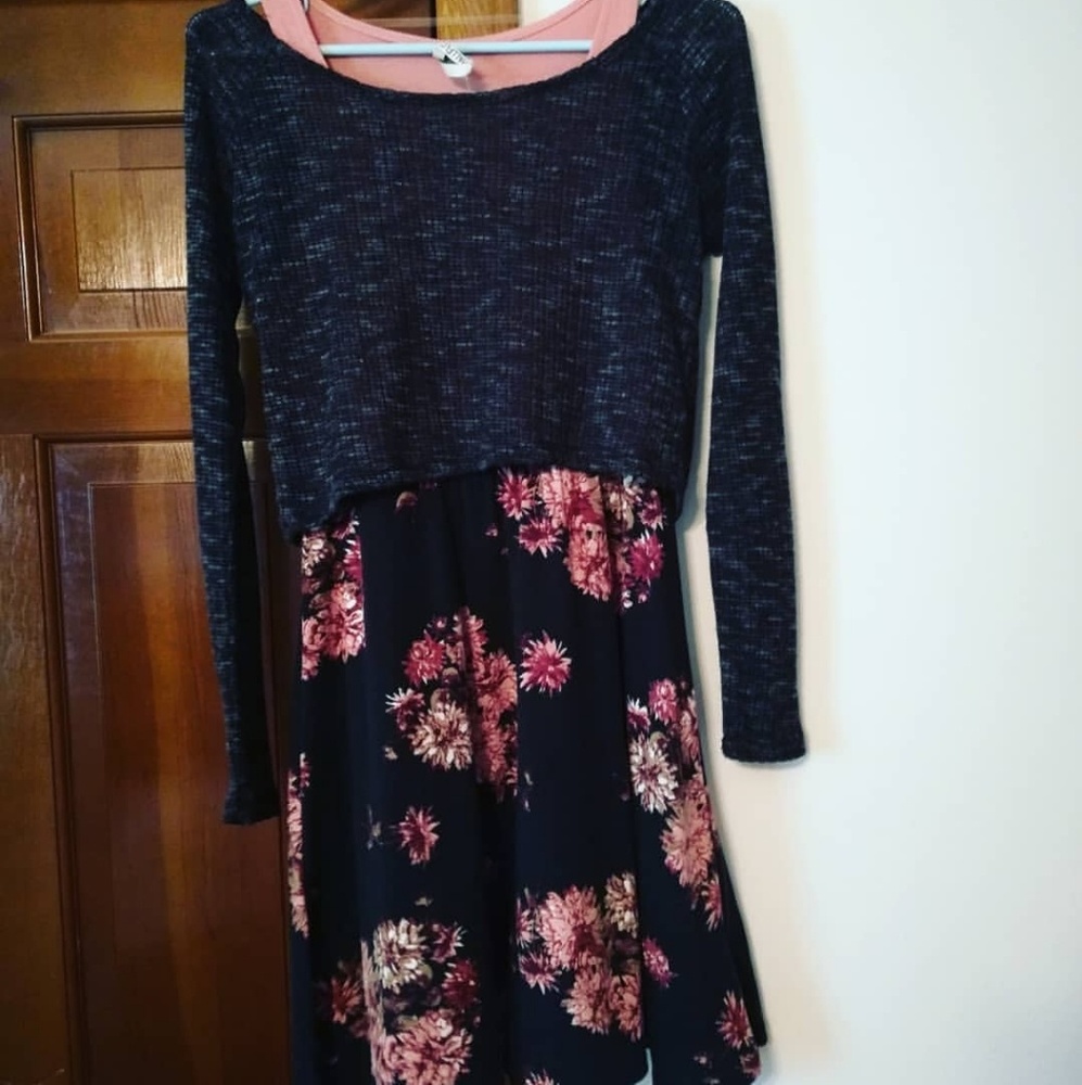 Cool detached dress